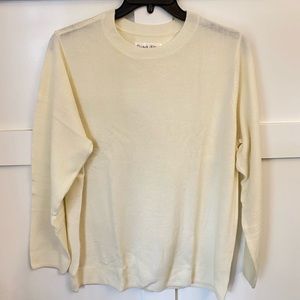 XL creamy soft sweater‎